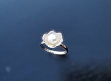Load image into Gallery viewer, White Pearl Splat Ring
