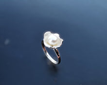 Load image into Gallery viewer, White Pearl Splat Ring
