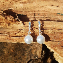 Load image into Gallery viewer, Silver synthetic pearl earrings
