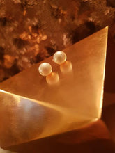 Load image into Gallery viewer, Simply pearls
