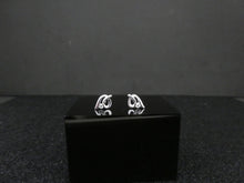 Load image into Gallery viewer, Silver Twist earrings
